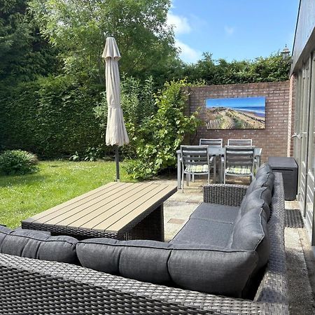 Gemuetliches, Helles Ferienhaus Mit Privatem Garten In Gepflegtem Ferienpark Warmenhuizen Exterior foto